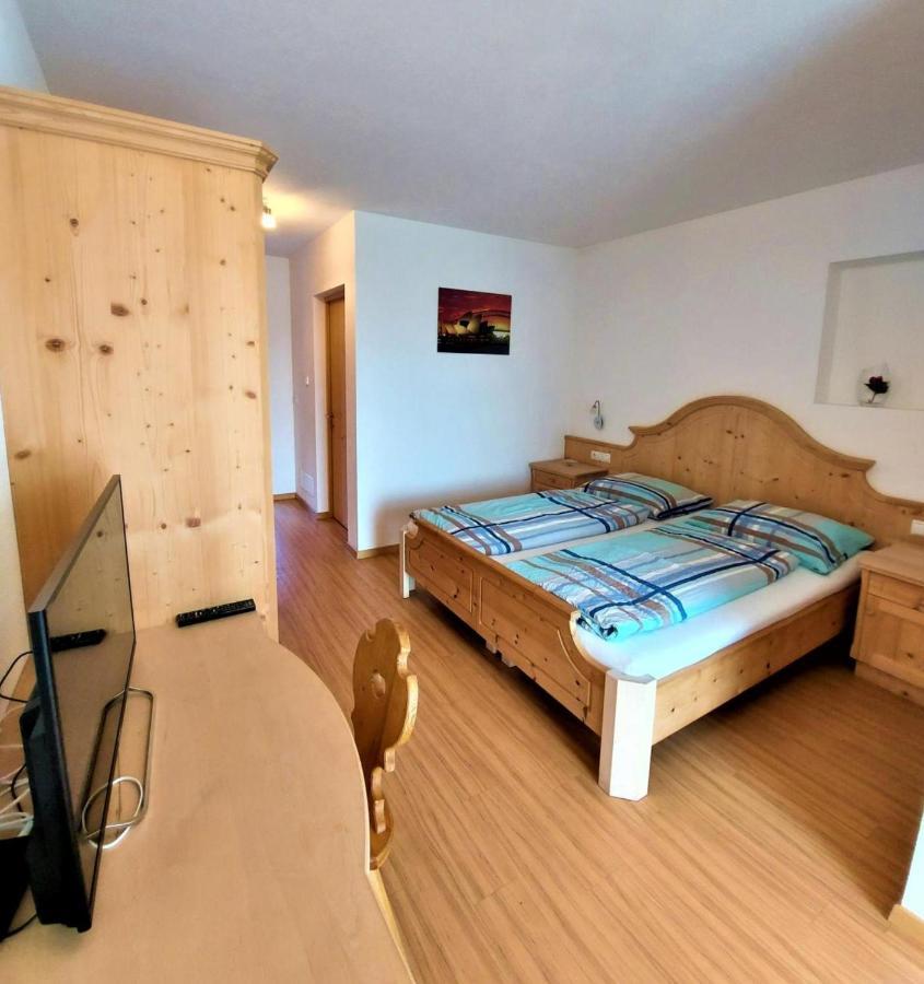 B&B Gasthaus Lieg 卡斯特尔罗托 外观 照片