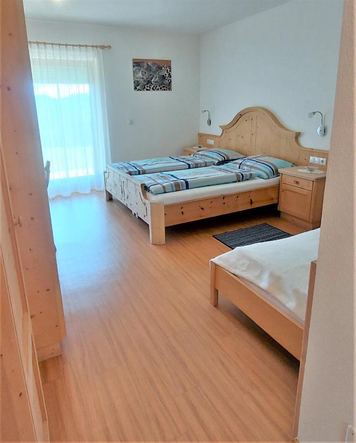 B&B Gasthaus Lieg 卡斯特尔罗托 外观 照片