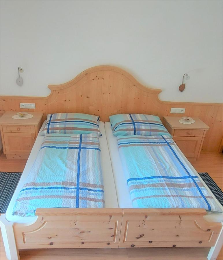 B&B Gasthaus Lieg 卡斯特尔罗托 外观 照片